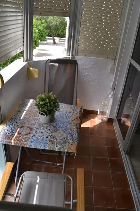 Cozy And Well Connected Apartment Sevilla Exterior foto