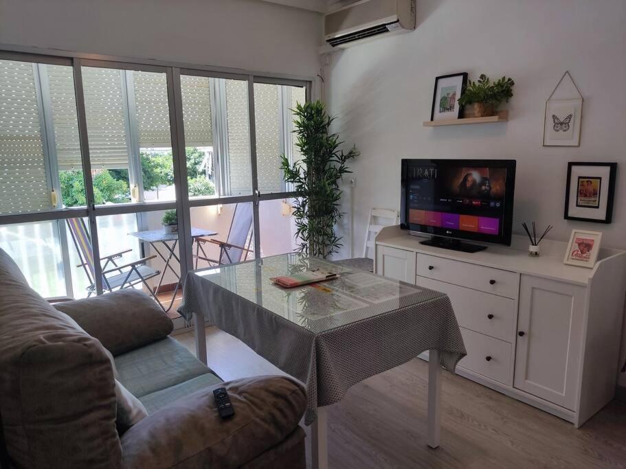 Cozy And Well Connected Apartment Sevilla Exterior foto